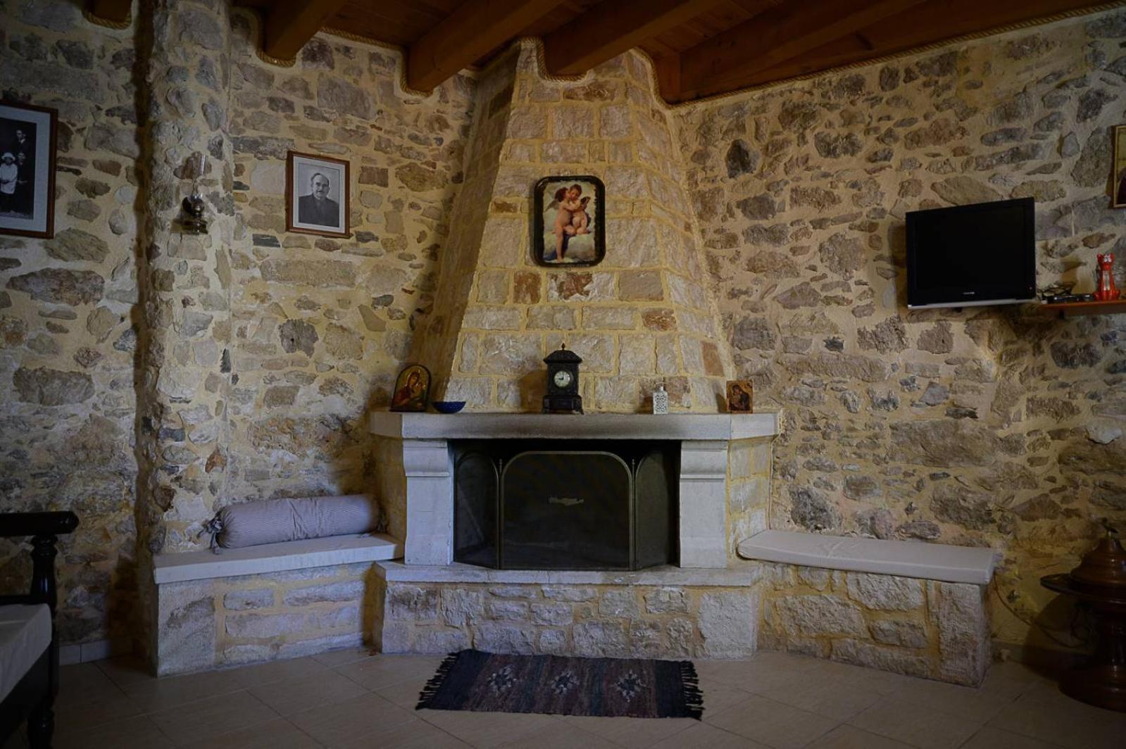 Traditional Stone Mezonete Krousonas  Exterior photo